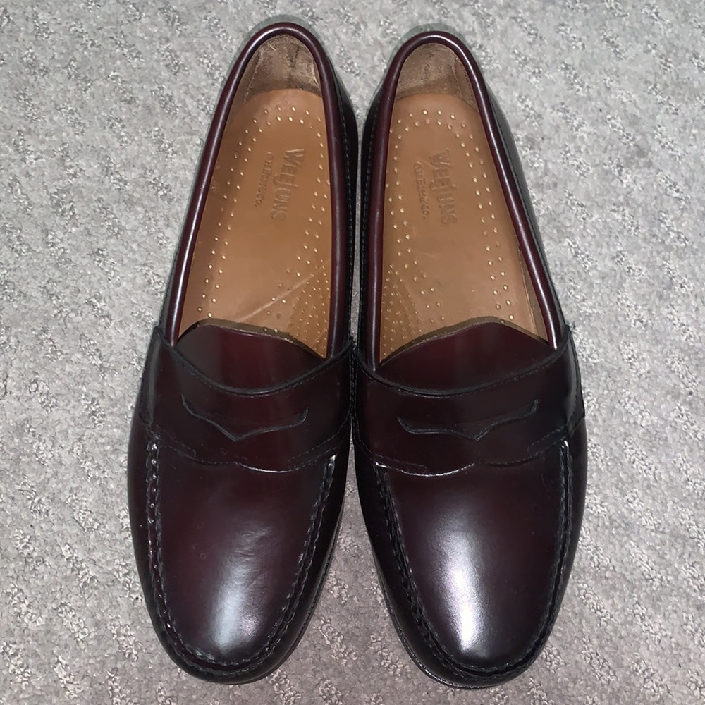 Weejuns G.H.Bass&Co. Hand crafted in El Salvador Classic leather penny loafers